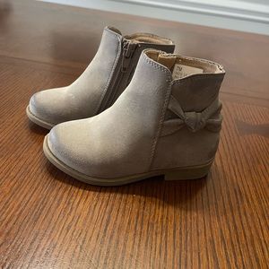 Toddler girl booties size toddler 7